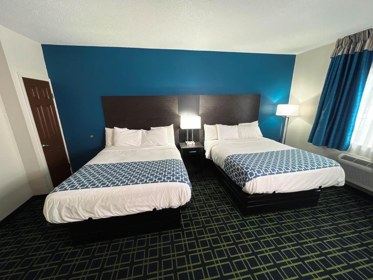 Baymont By Wyndham Greensburg Bagian luar foto