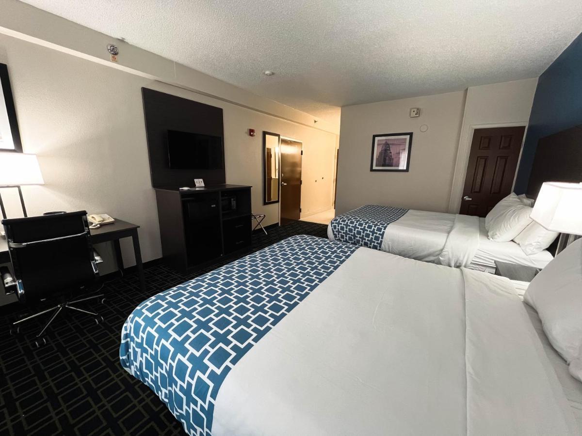 Baymont By Wyndham Greensburg Bagian luar foto