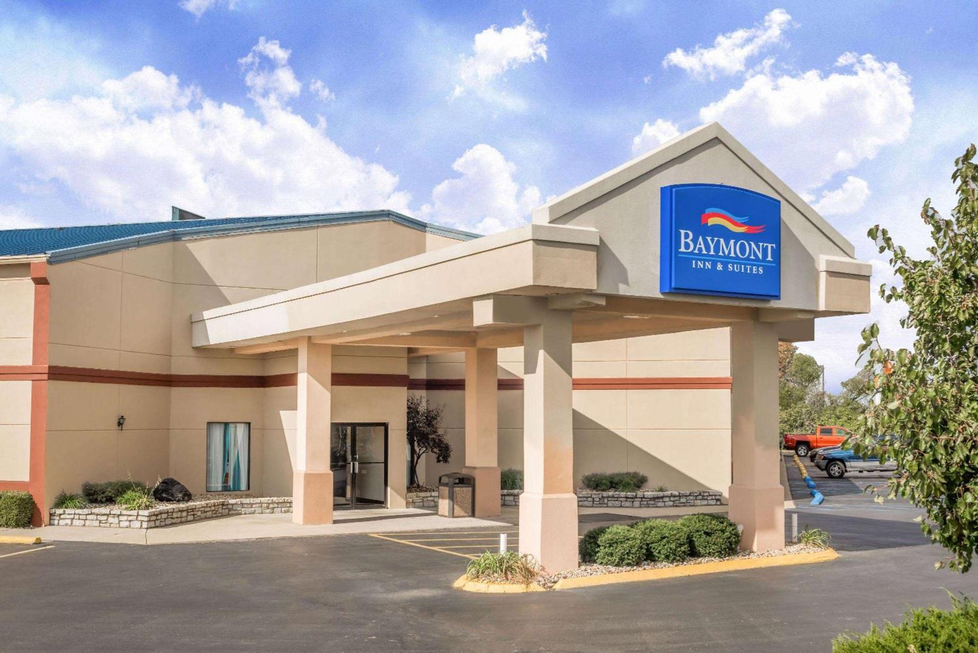 Baymont By Wyndham Greensburg Bagian luar foto