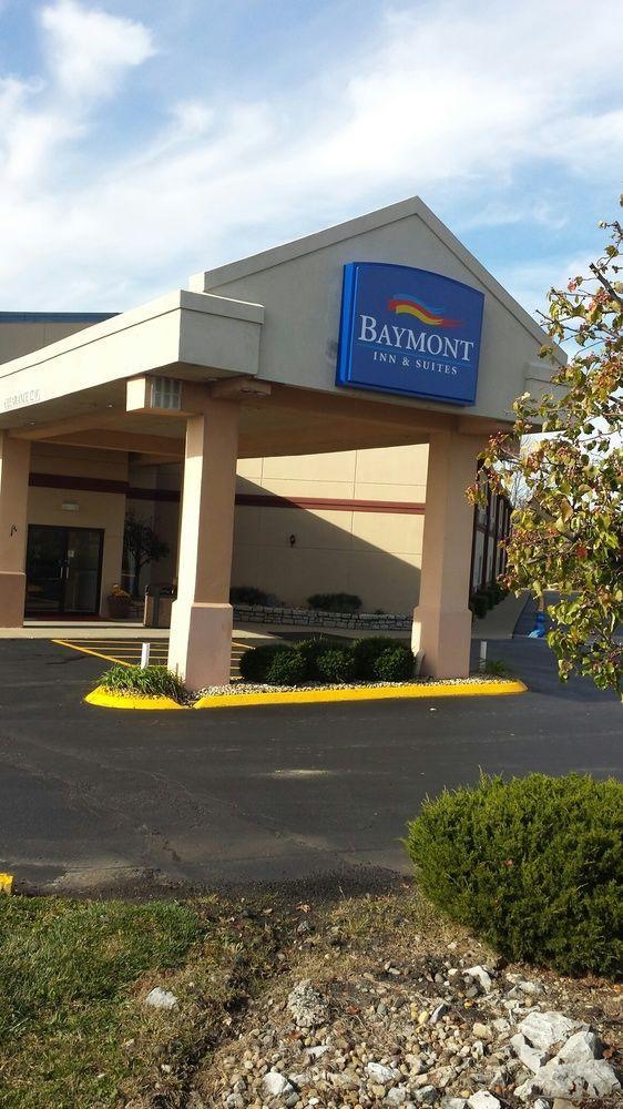 Baymont By Wyndham Greensburg Bagian luar foto